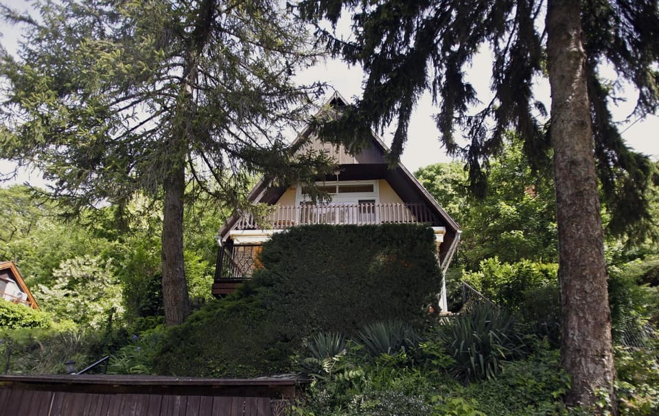 Property building, Natural landscape, Garden, Garden, Garden view