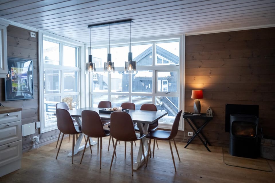 Stranda Fjellgrend - with jacuzzi & 3 bedrooms Apartment in Vestland