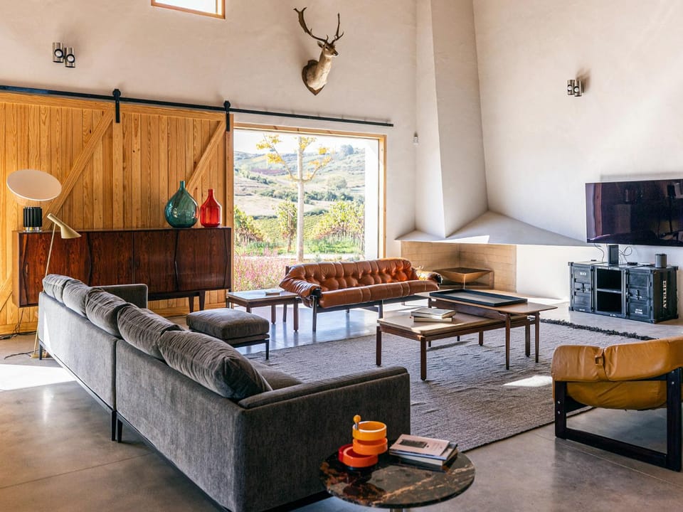 Communal lounge/ TV room, Living room, Seating area