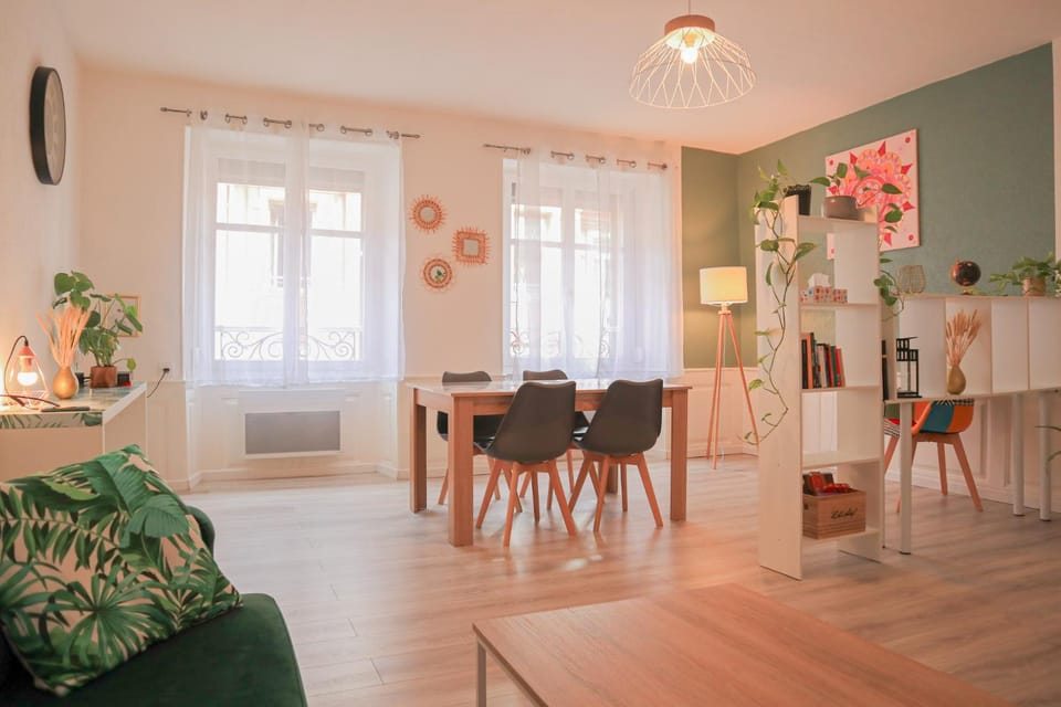 Living room, Seating area, City view