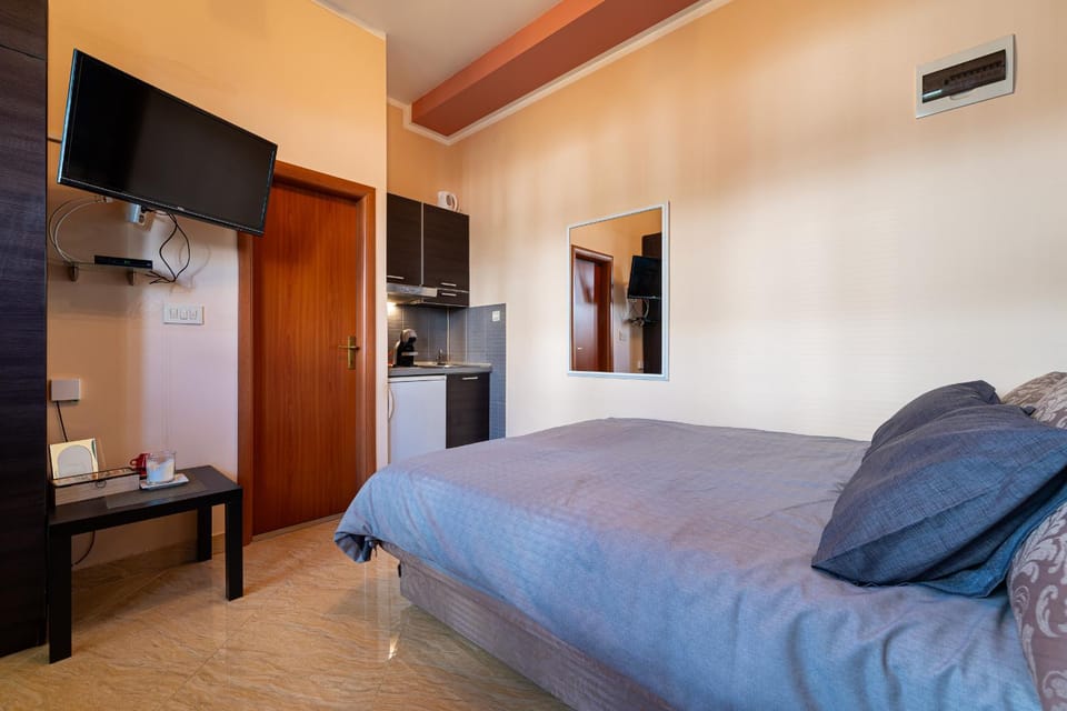 Bed, TV and multimedia
