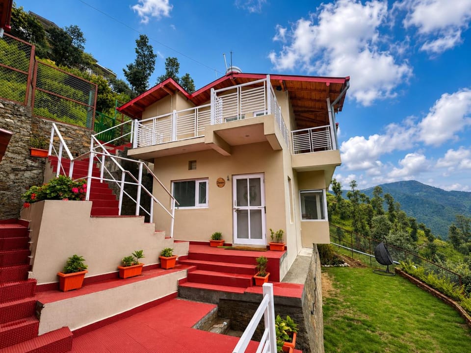 Property building, Natural landscape, Garden view