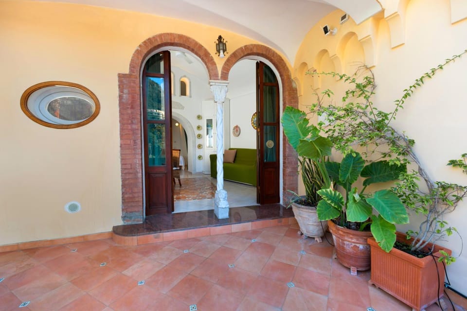 Property building, Patio, Day