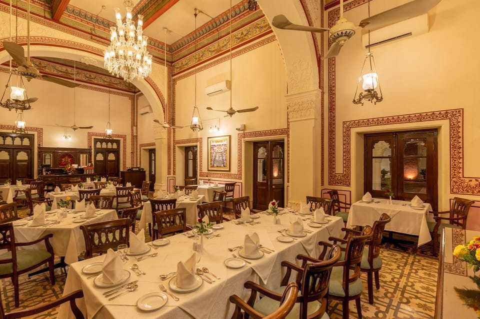 Restaurant/places to eat, Dining area