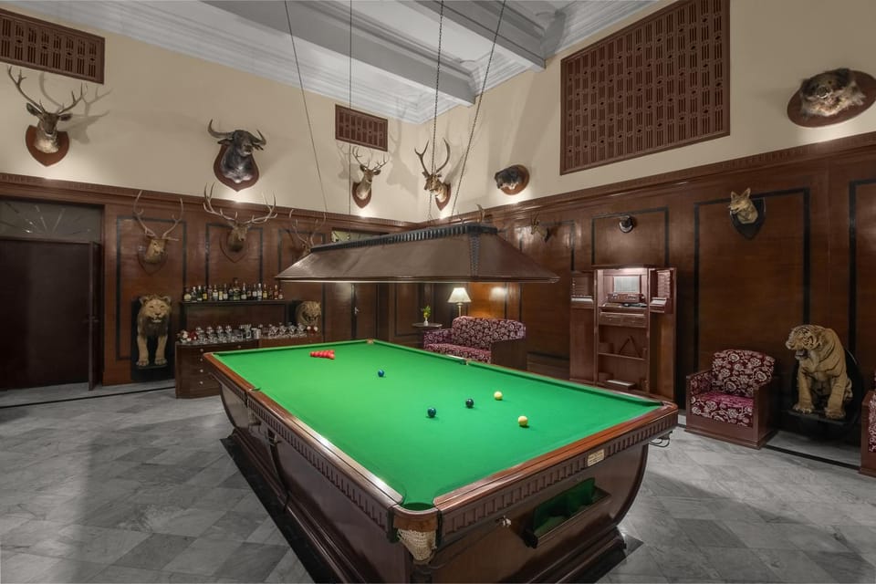 Billiard, Game Room
