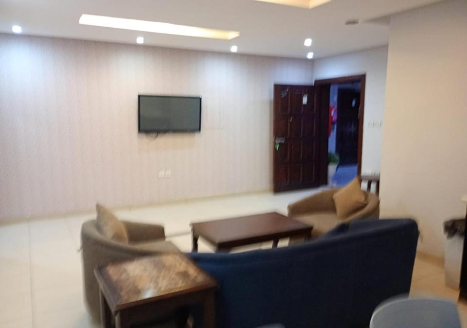 Communal lounge/ TV room, Living room, Seating area