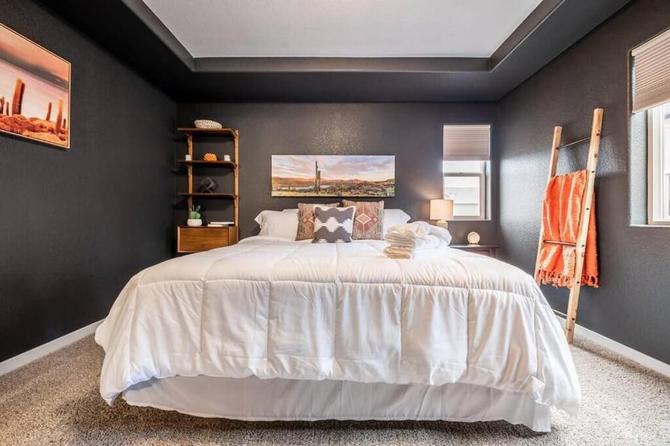 Pioneer Retreat - Downtown High-End Haven House in Colorado Springs