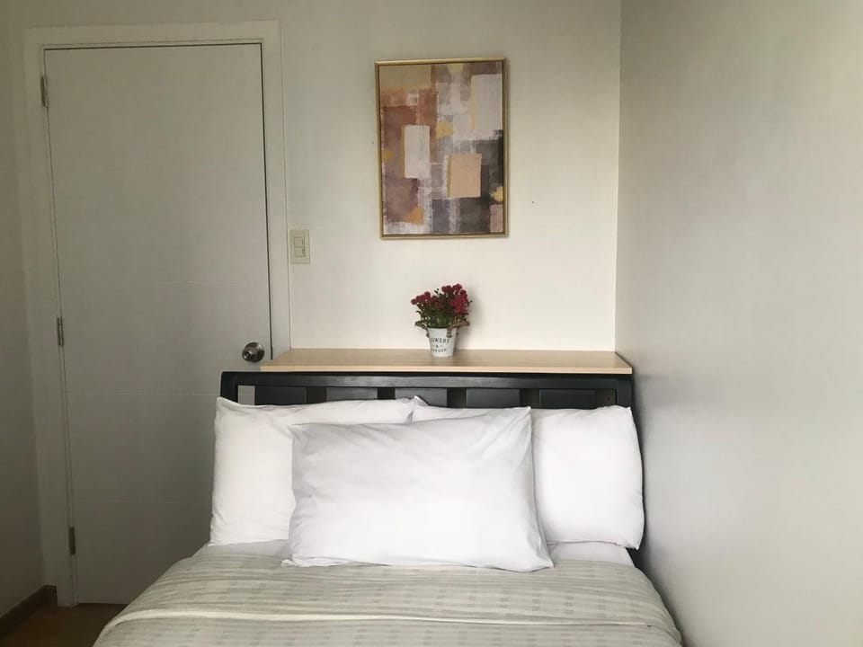 Bed, Living room