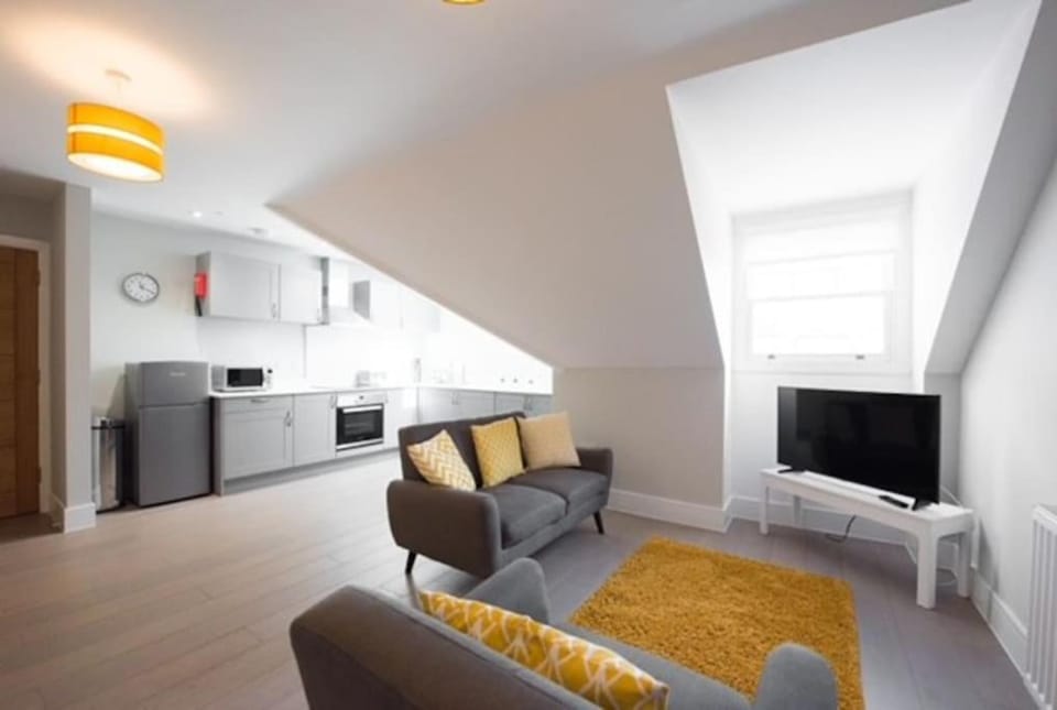 Cosy, Bright, 1 Bed Flat Apartment in Brentwood