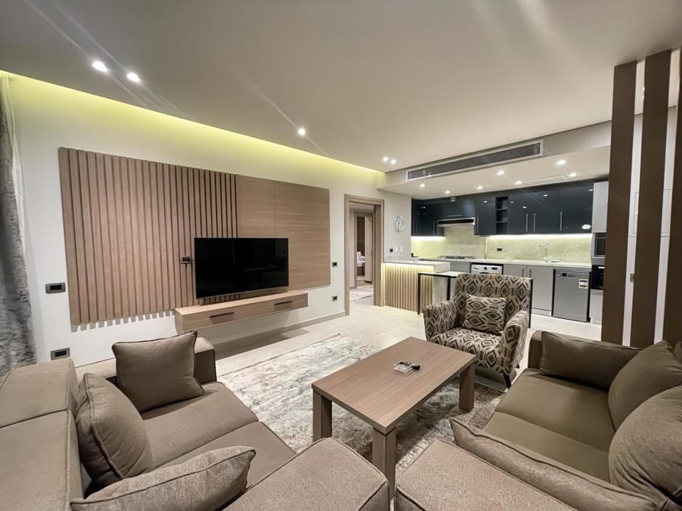 TV and multimedia, Kitchen or kitchenette, Living room, Decorative detail, Decorative detail, Seating area, hair dresser, minibar, kitchen, air conditioner, air conditioner