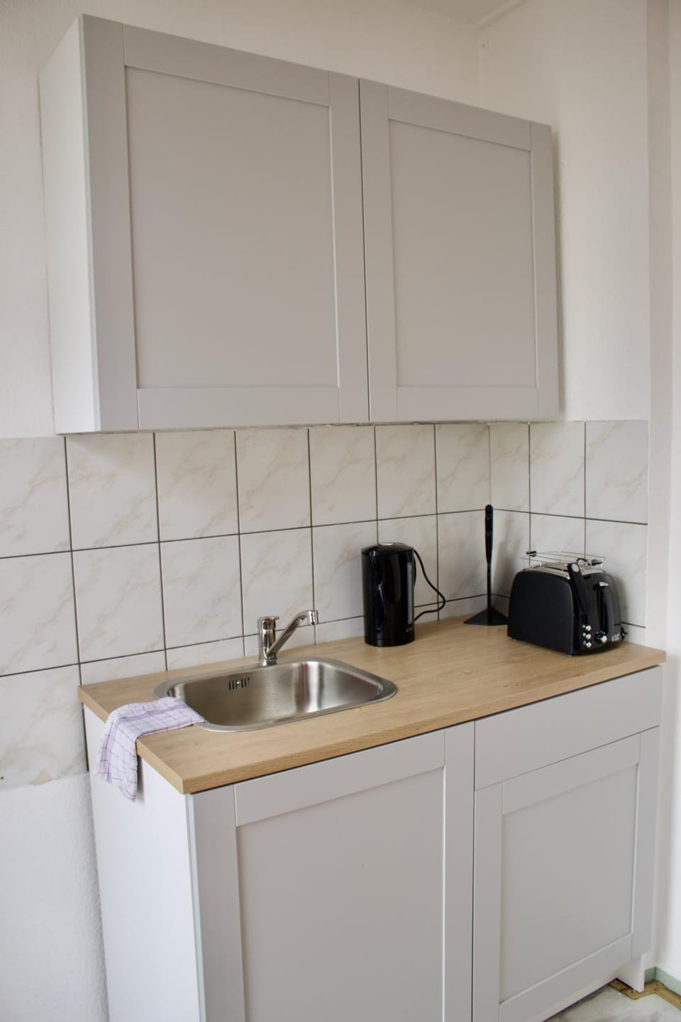 Coffee/tea facilities, Kitchen or kitchenette, stove, toaster