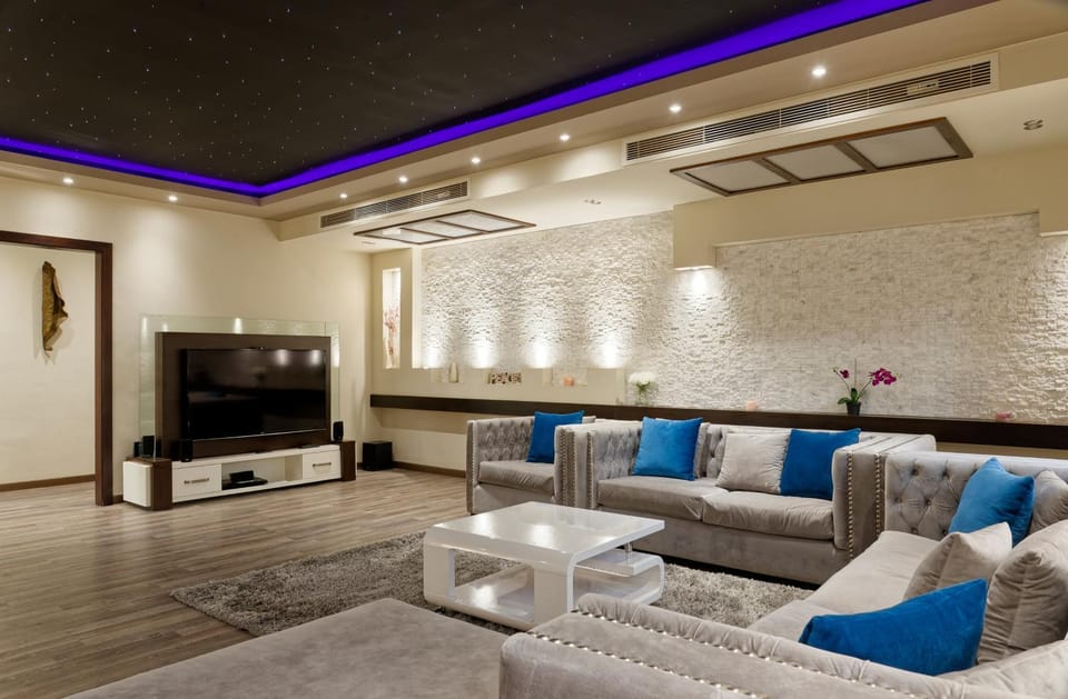 TV and multimedia, Living room, Seating area