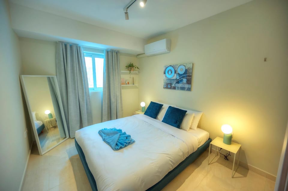 Luxury & stylish 2bedroom seafront, balcony GOGZR-4 Apartment in Malta