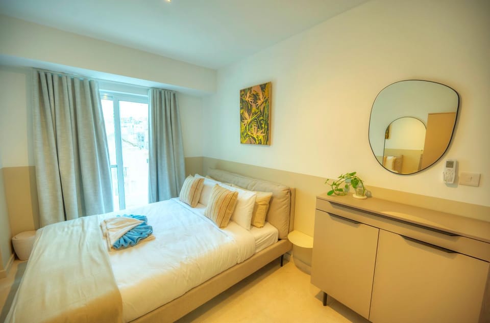 Luxury & stylish 2bedroom seafront, balcony GOGZR-4 Apartment in Malta