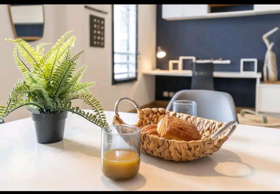 L'Emeraude - Studio proche du CHU Apartment in Saint-Denis