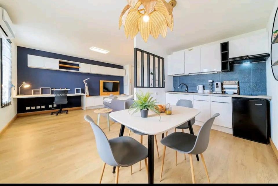 L'Emeraude - Studio proche du CHU Apartment in Saint-Denis