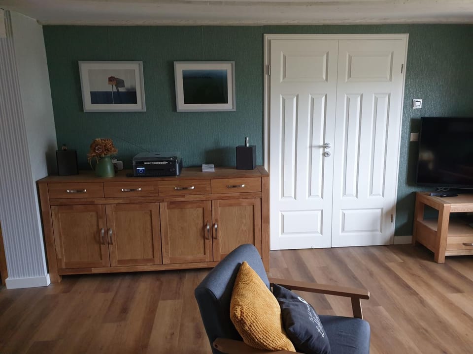 Living room, Facility for disabled guests