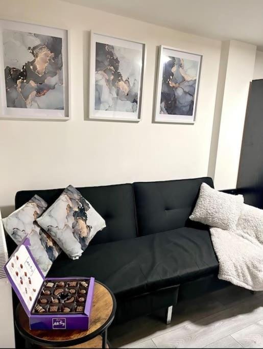 Modern self-contained studio Apartment in Birmingham