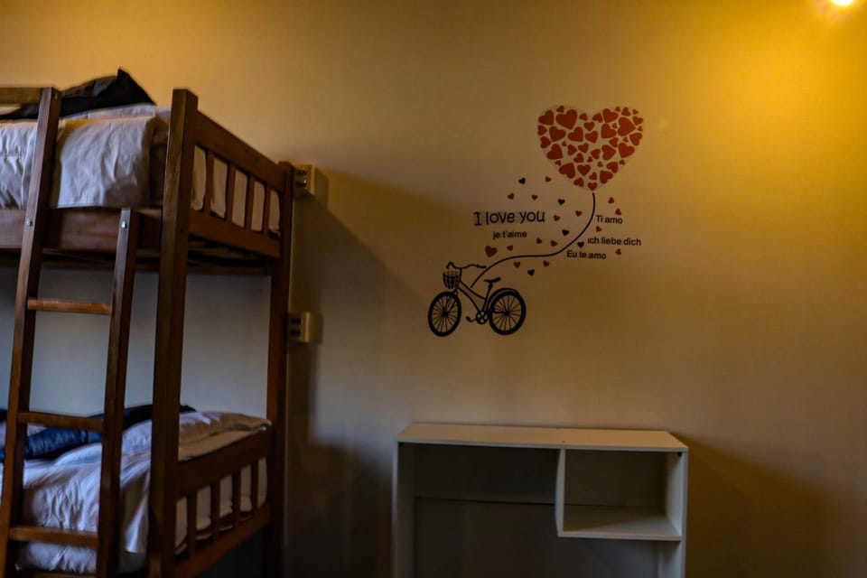 Bedroom, bunk bed