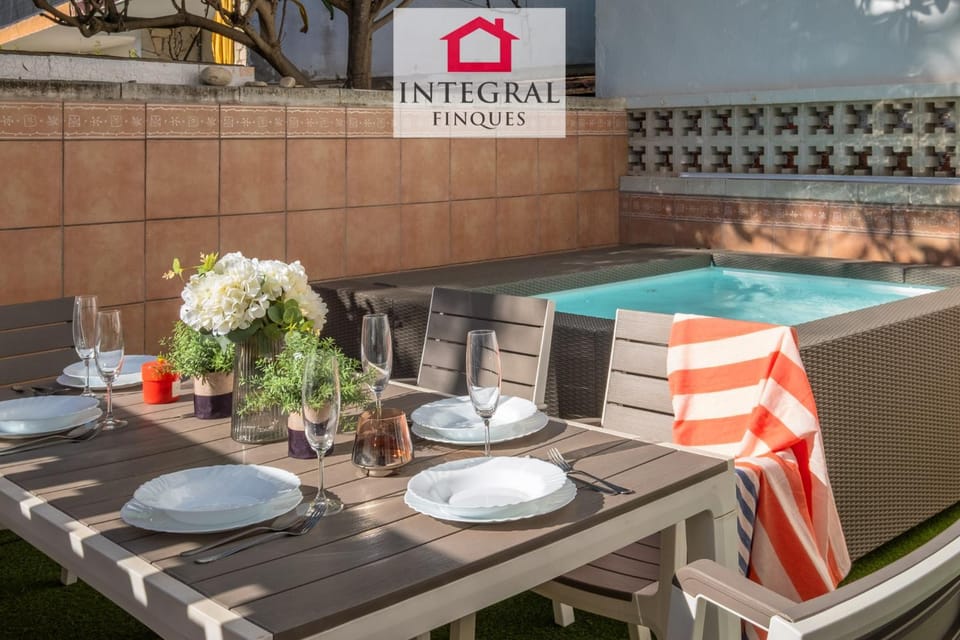 Day, Summer, Swimming pool, furniture