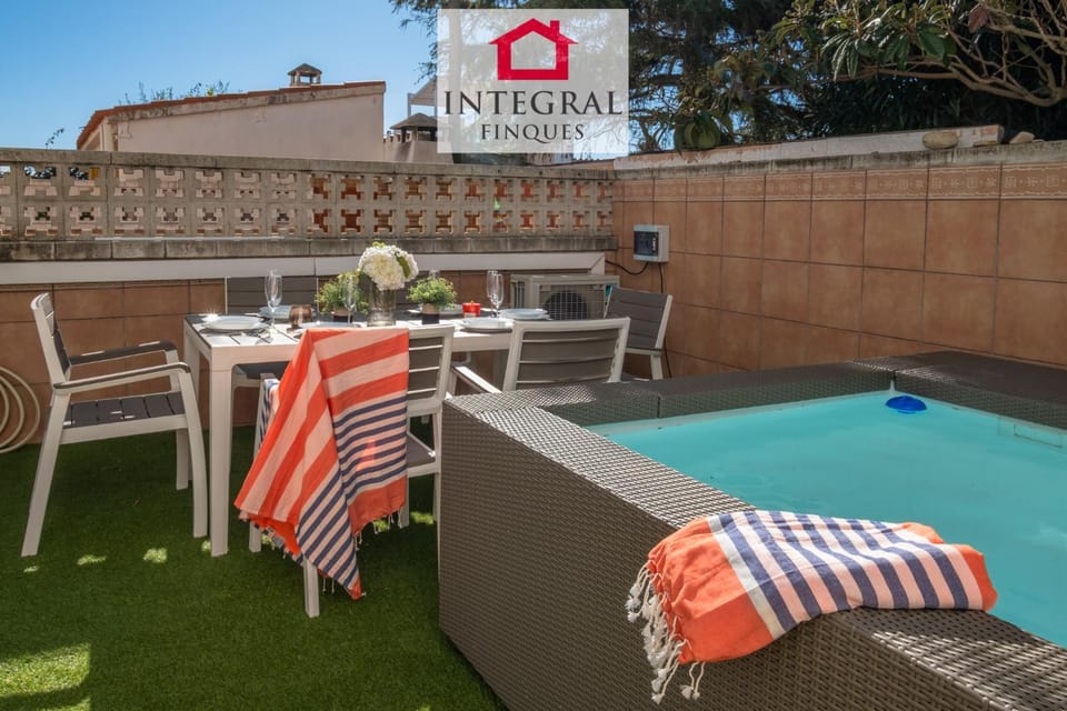 Patio, Spring, Summer, Swimming pool, furniture