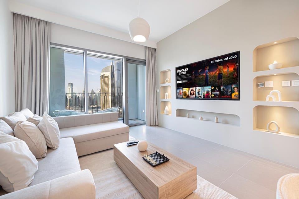 Nearby landmark, Living room, Seating area, Evening entertainment, Landmark view, locker