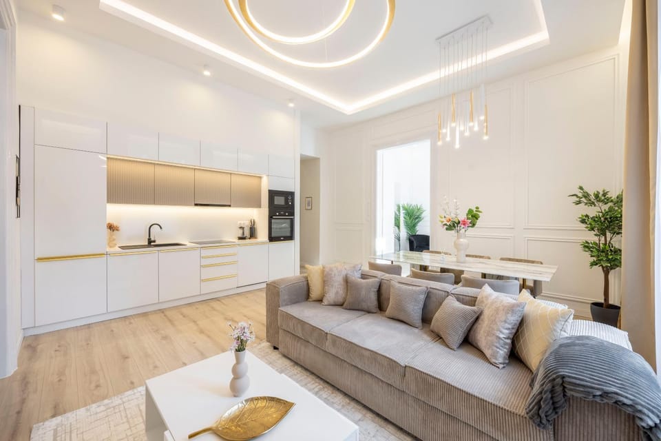 Bed, TV and multimedia, Kitchen or kitchenette, Living room, Photo of the whole room, Seating area, Dining area, Bedroom, minibar, pet friendly, stove