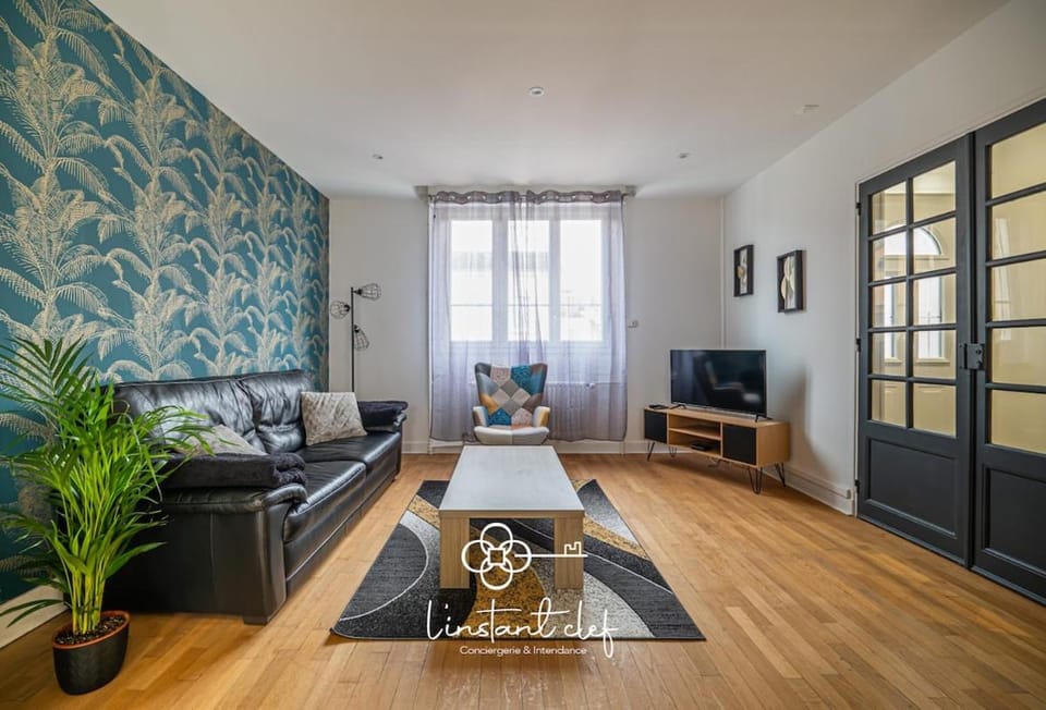 Maison d exception au Mans Garage XXL et Terrasse House in Le Mans