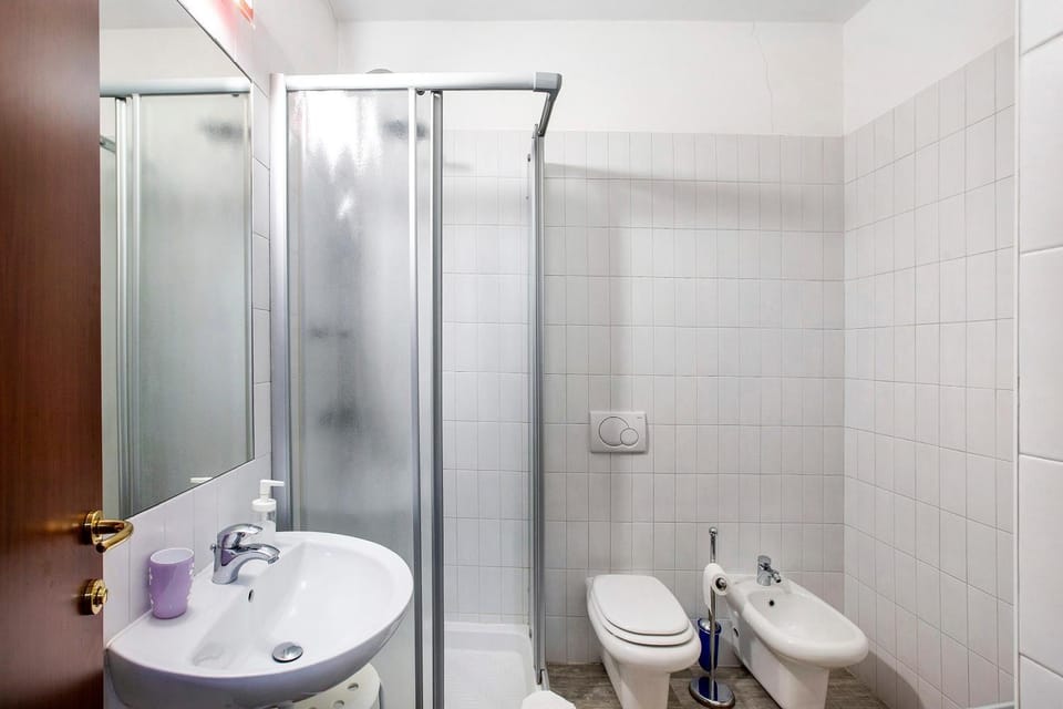 Bathroom, Living room