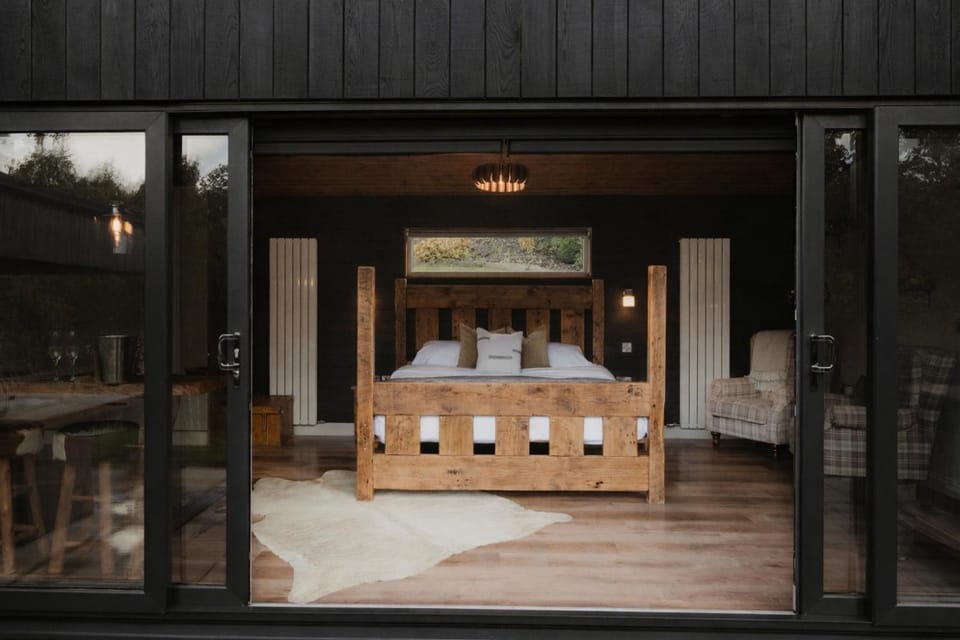 3 x bespoke built cabins with hot tubs, mid Wales Cabin in Wales