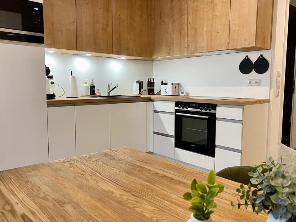 Kitchen or kitchenette, dishwasher, pet friendly, stove, toaster