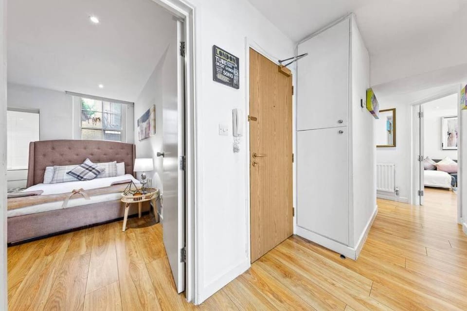 3 Bedroom Apartment in Haymarket Central London Sleep 10 HY2 Apartment in City of Westminster