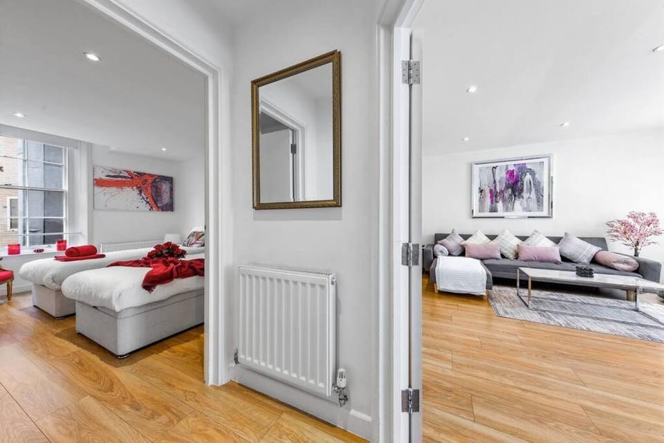 3 Bedroom Apartment in Haymarket Central London Sleep 10 HY2 Apartment in City of Westminster