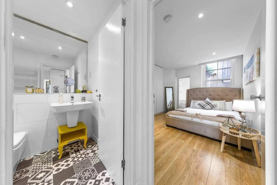 3 Bedroom Apartment in Haymarket Central London Sleep 10 HY2 Apartment in City of Westminster