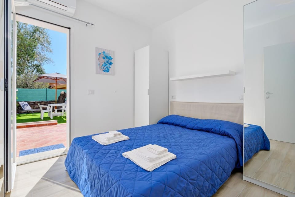 Property building, Living room, Bedroom