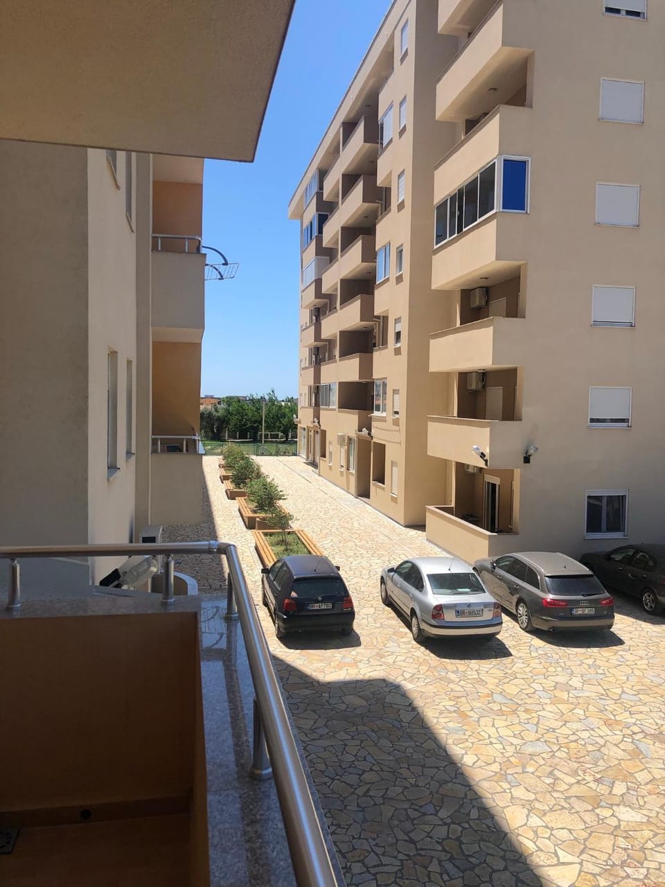 Property building, View (from property/room), Balcony/Terrace, Location, Parking
