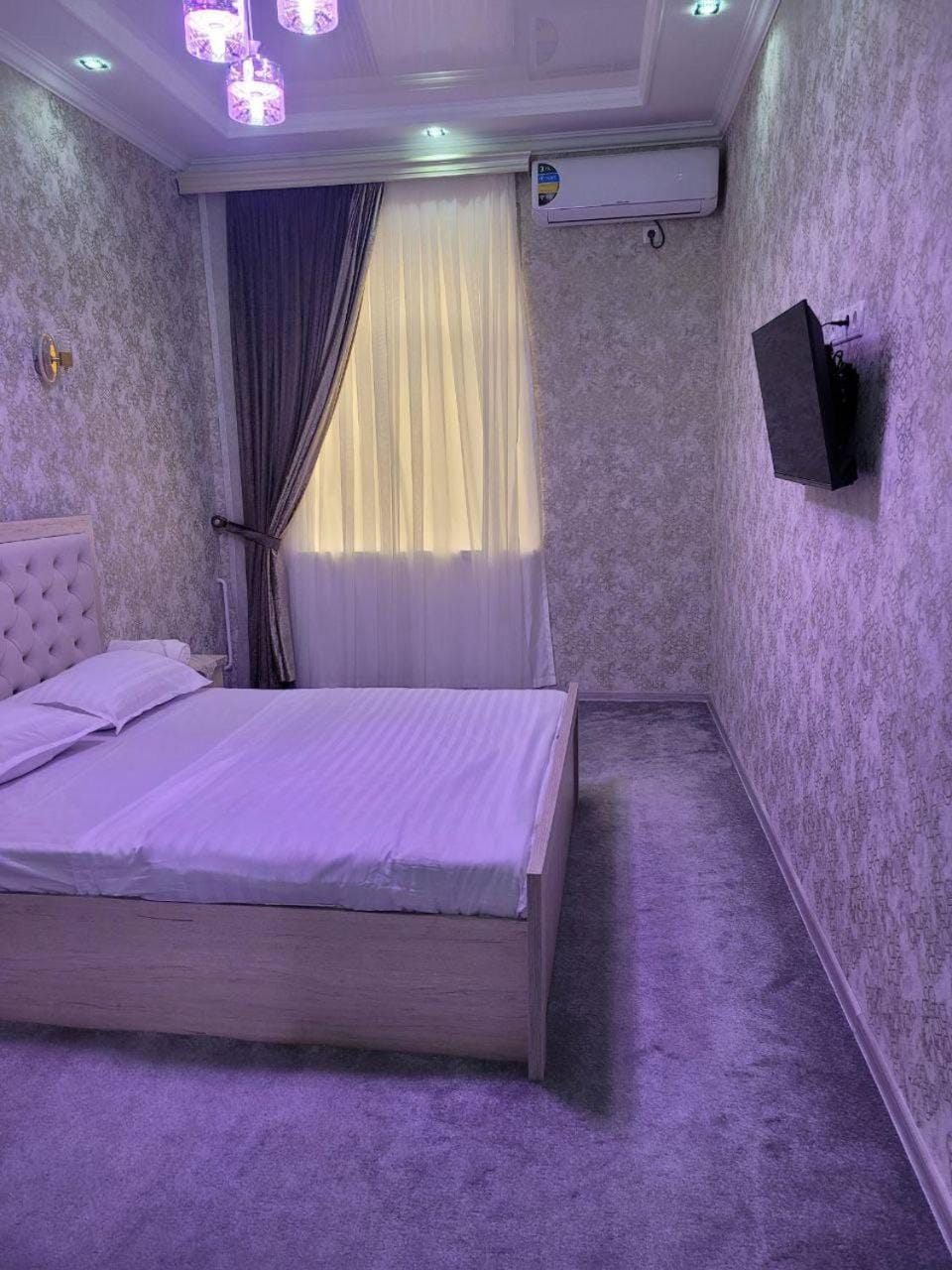 Bed, TV and multimedia, Photo of the whole room, Bedroom, air conditioner