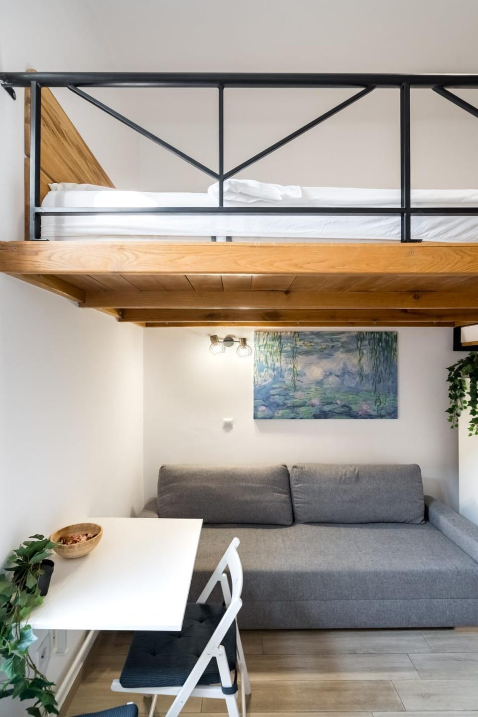 Bed, Living room