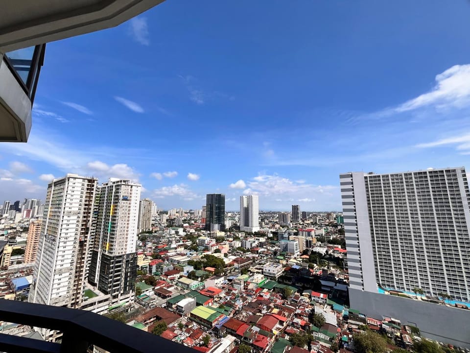 Bayview near PICC CCP starcity OKADA Airport MOA Apartment hotel in Pasay