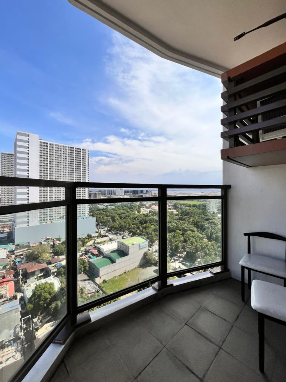 Bayview near PICC CCP starcity OKADA Airport MOA Apartment hotel in Pasay