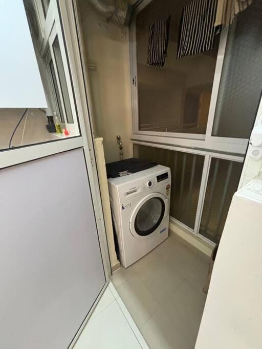 Dazzling Pool Front 2 BHK ,Zennova Stays, 5 Mins from Dabolim Airport Apartment in Goa, India