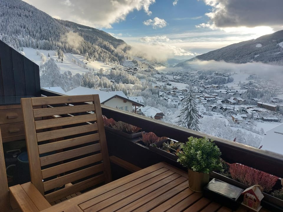 Day, Natural landscape, Winter, View (from property/room), Balcony/Terrace, Mountain view