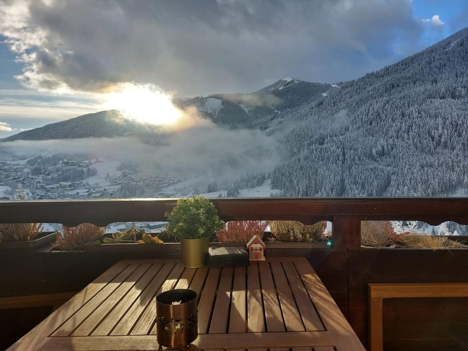 Day, Natural landscape, Winter, View (from property/room), Balcony/Terrace, Mountain view