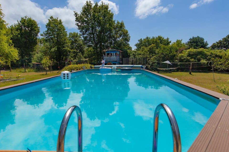 Property building, Swimming pool
