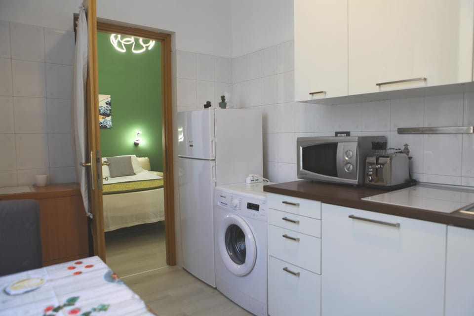 Bed, Kitchen or kitchenette, Bedroom, dishwasher, minibar, stove, washing machine