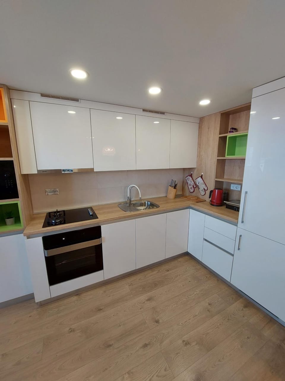 Kitchen or kitchenette, pet friendly, stove