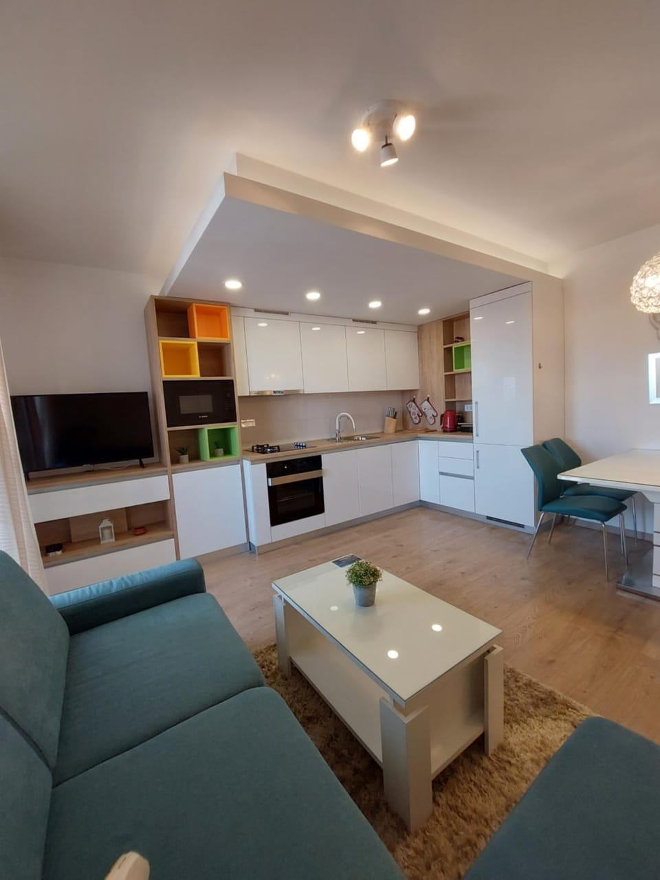 TV and multimedia, Kitchen or kitchenette, Living room, Seating area, Dining area, pet friendly, stove