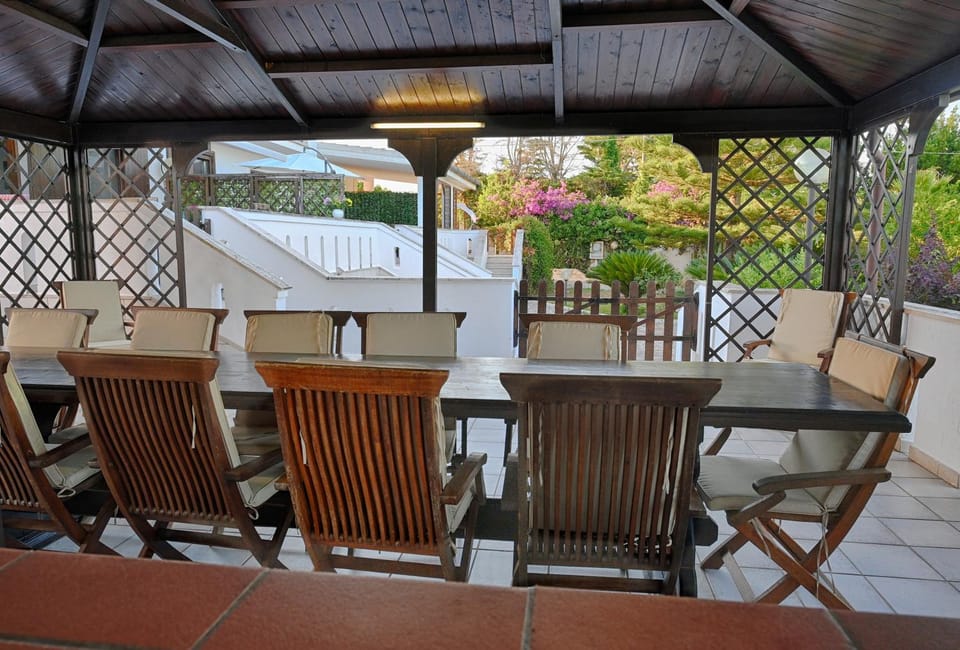 Patio, Day, View (from property/room), Balcony/Terrace, Living room, Seating area, Dining area