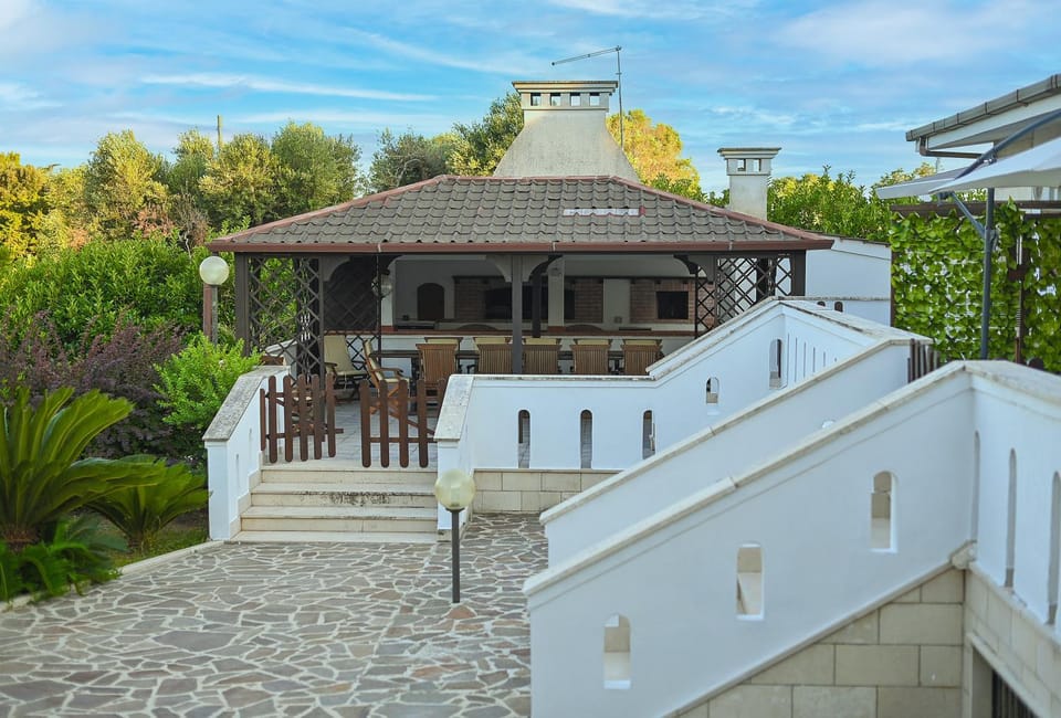 Property building, Patio, Spring, Day, Garden, View (from property/room), Balcony/Terrace, Garden view