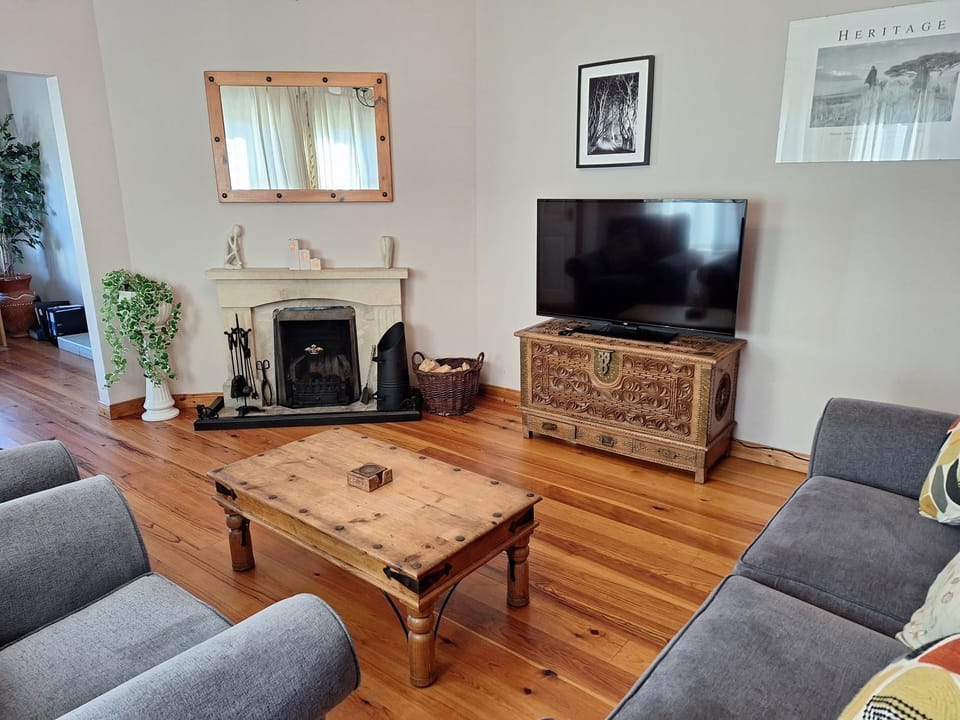 Beautiful Lakeside Holiday Home (6 Portinode Cottages) House in Northern Ireland